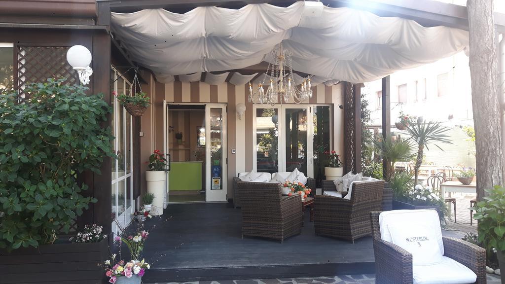 Hotel Helvetia Milano Marittima Exterior photo