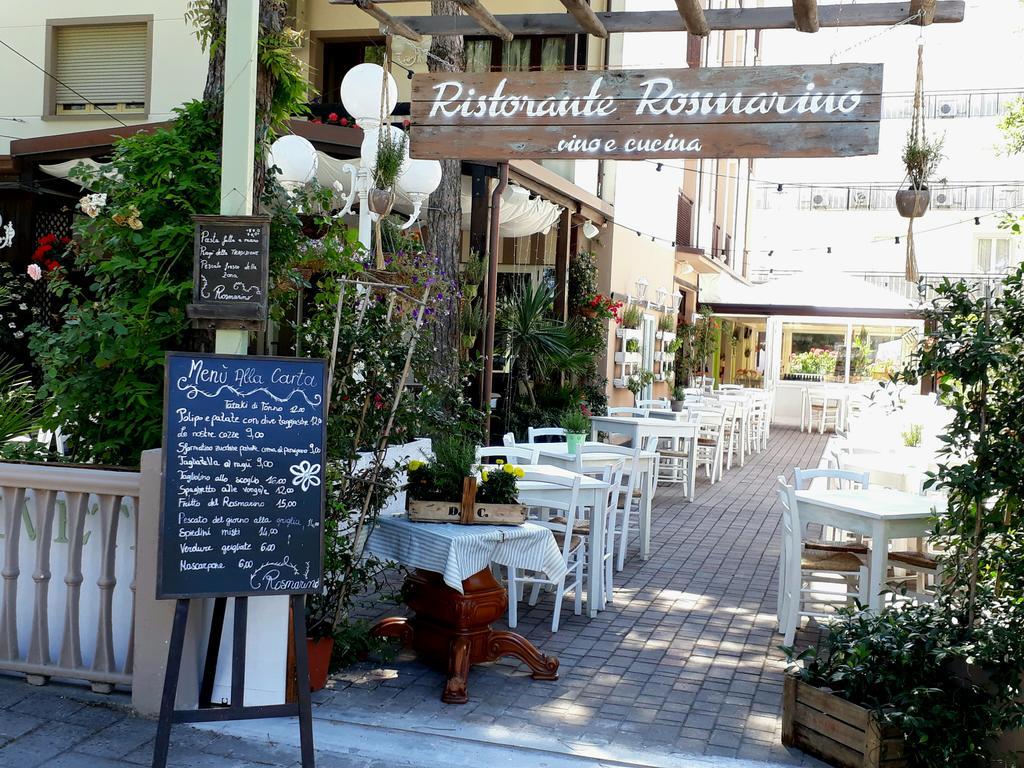 Hotel Helvetia Milano Marittima Exterior photo
